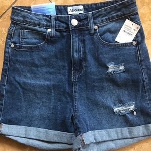 Jean denim shorts Women’s size 28 NWT, Abound